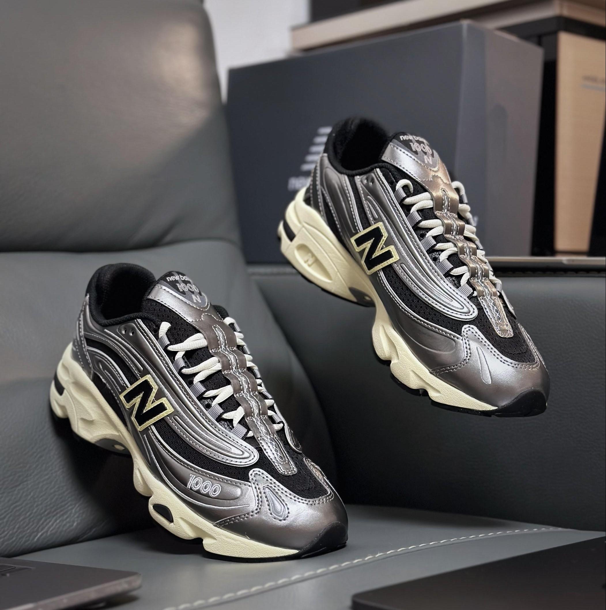 M1000|总说千禧复古风 我想没有一双比得过它